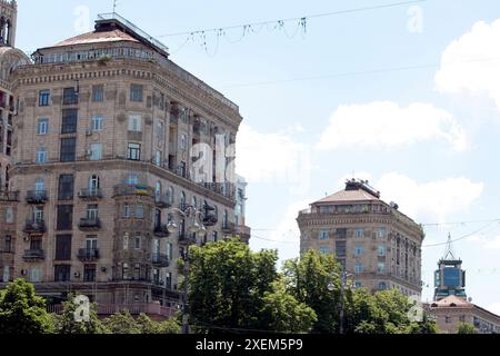 Nicht exklusiv: KIEW, UKRAINE - 27. JUNI 2024 - Chreshchatyk Straße ist die Hauptstraße in Kiew, Hauptstadt der Ukraine. Stockfoto