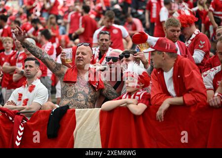 FRANKFURT AM MAIN – 20. JUNI: Dänische Fans beim Gruppenspiel der UEFA EURO 2024 zwischen Dänemark und England in der Frankfurt Arena auf Ju Stockfoto