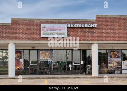 Houston, Texas, USA 06-22-2024: Chihuahua Mexican Restaurant, Außenansicht. Stockfoto