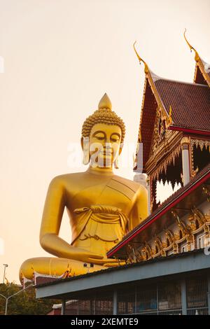 Großer Buddha im Paknam Tempel in Bangkok; Bangkok, Bangkok, Thailand Stockfoto