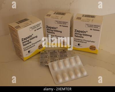 Codeinphosphat/Paracetamol-Tabletten werden als Zapain vermarktet, ein Opioid-Schmerzmittel auf Verschreibung zur Linderung starker Schmerzen. Stockfoto