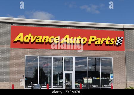 Crown Point - 27. Juni 2024: Advance Auto Parts Store. Advance Auto Parts ist der größte Einzelhändler für Autoersatzteile in den USA. Stockfoto