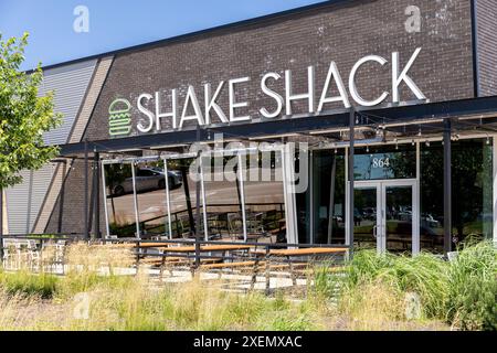 Shake Shack ist eine amerikanische Fast-Food-Restaurantkette, die für ihre Hamburger und Milchshakes bekannt ist. Stockfoto