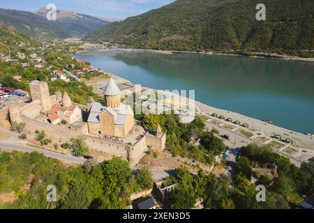 Ananuri, eine Burganlage entlang des Flusses Aragvi in der Gemeinde Dusheti, Georgien; Dusheti, Mzcheta-Mtianeti, Georgien Stockfoto