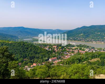 Der Donaubogen bei Visegrad, links das Pilisgebirge, rechts das Westkarpaten, Ungarn Stockfoto