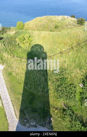 Schatten des Leuchtturms Peilturm am Arkona-Kap in Deutschland Stockfoto