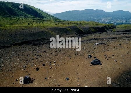 Mount Lokon Vulkankrater in Nord-Sulawesi, Indonesien; Agotey, Mandolang, Minahasa Regency, Nord-Sulawesi, Indonesien Stockfoto