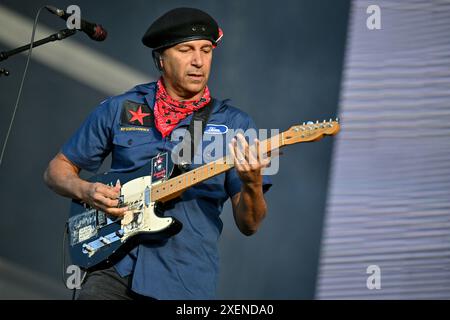 Clisson, Frankreich. Juni 2024. Tom Morello trat live auf der Bühne beim Hellfest Open Air Festival in Clisson, Frankreich, am 28. Juni 2024 auf. Foto: Julien Reynaud/APS-Medias/ABACAPRESS. COM Credit: Abaca Press/Alamy Live News Stockfoto