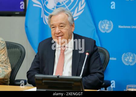 Vereinte Nationen, New York, USA, 28. Juni 2024 - Generalsekretär Antonio Guterres spricht während der Pressekonferenz zum Bericht über die Ziele für nachhaltige Entwicklung 2024. Foto: Luiz Rampelotto/EuropaNewswire nur redaktionelle Verwendung. Nicht für kommerzielle ZWECKE! Stockfoto