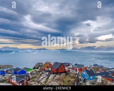 Die Stadt Uummannaq im Nordwesten von Grönland, Königreich Dänemark. Stockfoto