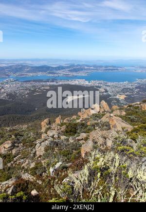 Blick vom Gipfel des Mount Wellington über Hobart Tasmanien. Mount Wellington liegt 1269 m über der tasmanischen Hauptstadt. Stockfoto