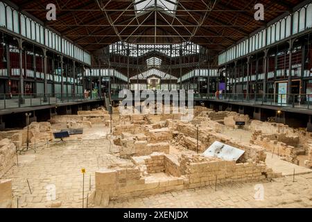 Die Ruinen eines alten Marktplatzes im El Born Kultur- und Gedächtniszentrum, archäologische Stätte und Museum, Barcelona, Spanien. Stockfoto