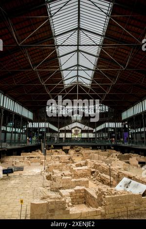 Die Ruinen eines alten Marktplatzes im El Born Kultur- und Gedächtniszentrum, archäologische Stätte und Museum, Barcelona, Spanien. Stockfoto