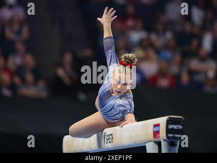 28. Juni 2024: Joscelyn roberson auf dem Balancebalken während des Gymnastik U.S. Olympic Trials Women's Day 1 2024 im Target Center in Minneapolis, MN. Kyle Okita/CSM (Bild: © Kyle Okita/Cal Sport Media) Stockfoto