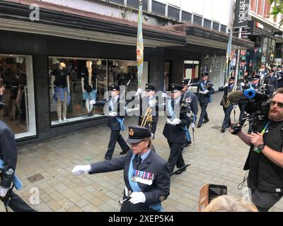 wachmänner marschieren zum 80. Jahrestag des D-Day auf der High Street in Lincoln. Lincolnshire, Stockfoto