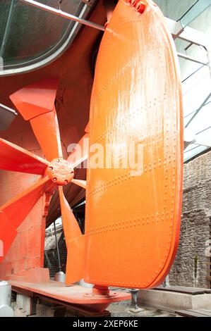 Ruder und Propellor der SS Großbritannien, Bristol, Großbritannien - dieses Schiff hat mehr als eine Million Millionen Millionen Millionen Millionen Segel gesegelt und wurde von Brunel entworfen und in Bristol gebaut. Stockfoto