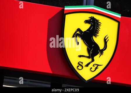 Spielberg, Österreich. Juni 2024. Ferrari-Logo. 29.06.2024. Formel-1-Weltmeisterschaft, Rd 11, Großer Preis Von Österreich, Spielberg, Österreich, Sprint und Qualifikationstag. Das Foto sollte lauten: XPB/Alamy Live News. Stockfoto