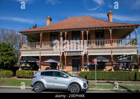 Paterson Lodge Bed and Breakfast Hotel, 19. Jahrhundert Architektur des ehemaligen Bankgebäudes in Paterson, Dorf in New South Wales, Australien Stockfoto