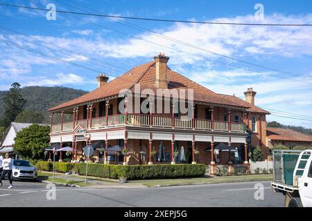 Paterson Lodge Bed and Breakfast Hotel, 19. Jahrhundert Architektur des ehemaligen Bankgebäudes in Paterson, Dorf in New South Wales, Australien Stockfoto