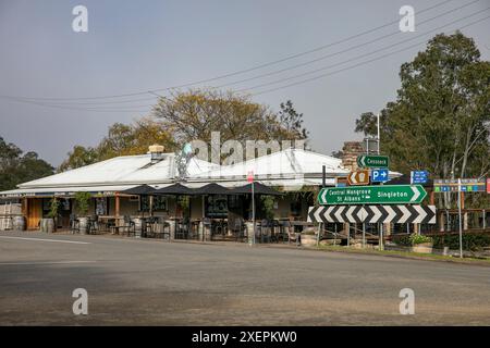 Wollombi Village im regionalen New South Wales, ein historisches australisches Dorf mit dem berühmten Wollombi Tavern Public House Pub, NSW, Australien Stockfoto