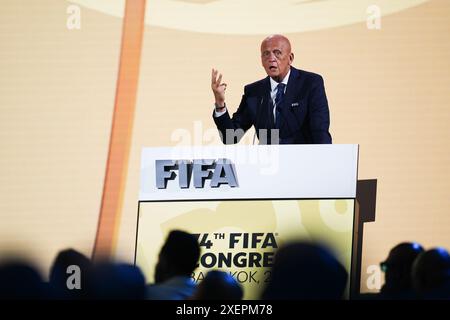 Pierluigi Collina, ehemaliger italienischer Fußballschiedsrichter, spricht während des 74. FIFA-Kongresses im Queen Sirikit National Convention Center in Bangkok. (Foto: Amphol Thongmueangluang / SOPA Images/SIPA USA) Stockfoto