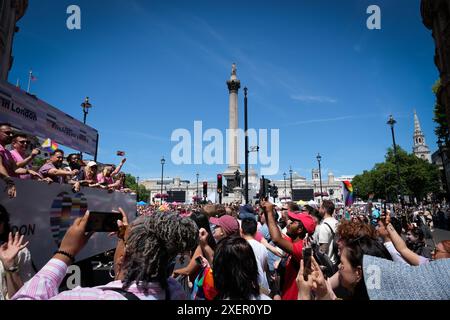 London, Vereinigtes Königreich. Juni 2024. Die Leute nehmen an der London Pride in Central London Teil. Laura Gaggero/Alamy Live News Stockfoto