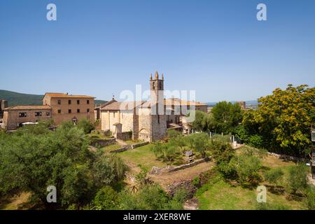 Das antike Dorf Monteriggioni in der Provinz Siena, Italien. Blick aus der Perspektive der Stadtmauer Stockfoto