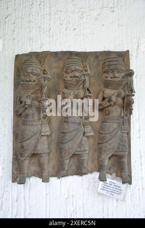 Bronzeschnitzungen für den Königspalast in Benin City Nigeria (16. Jahrhundert), Nationalmuseum, Lome, Togo Stockfoto