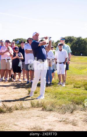 Newport, RI. Juni 2024. Lee Westwood während der zweiten Runde bei den US Senior Open 2024 im Newport Country Club. @ Veronica Bruno / Alamy News Stockfoto