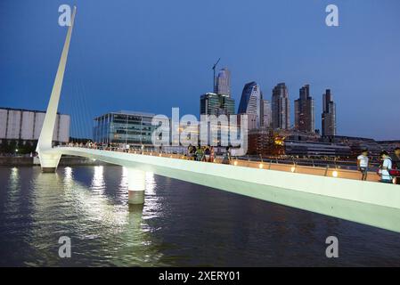 Puente de la Mujer, Santiago Calatrava. Puerto Madero. Buenos Aires. Argentinien. Stockfoto