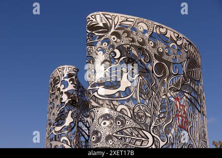 Baku. Aserbaidschan. 10.23.2021. Ein wunderschöner Grundriss des Mädchenturms im Ganjlik Park. Stockfoto