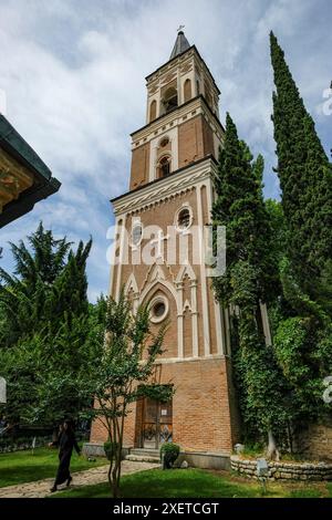 Sighnaghi, Georgien - 26. Juni 2024: Blick auf das Kloster St. Nino in Bodbe in Sighnaghi, Georgien. Stockfoto