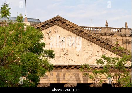 GUADALAJARA, JALISCO, MEXIKO: Nach zehn Jahren Bauzeit wurde das Teatro Degollado mit seinen korinthischen Säulen am 13. September 1866 eingeweiht. Stockfoto