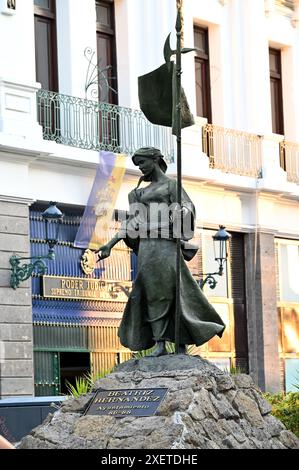 GUADALAJARA, JALISCO, MEXIKO: Ein Denkmal für Beatriz Hernández, einer der Gründer von Guadalajara, befindet sich auf der Plaza de Fondadores. Stockfoto