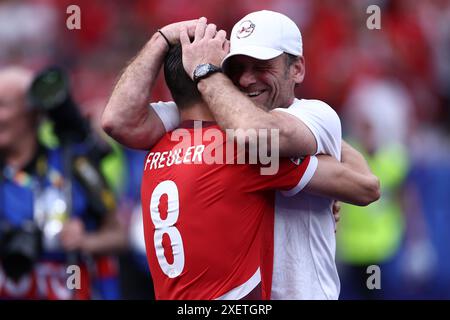 Berlin, Deutschland. Juni 2024. Remo Freuler aus der Schweiz feiert das Achtelfinale der UEFA Euro 2024 zwischen der Schweiz und Italien am 29. Juni 2024 im Olympiastadion in Berlin. Quelle: Marco Canoniero/Alamy Live News Stockfoto