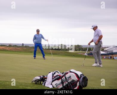 Newport, RI. Juni 2024. Bernhardt langer in der dritten Runde bei den US Senior Open 2024 im Newport Country Club. @ Veronica Bruno / Alamy News Stockfoto