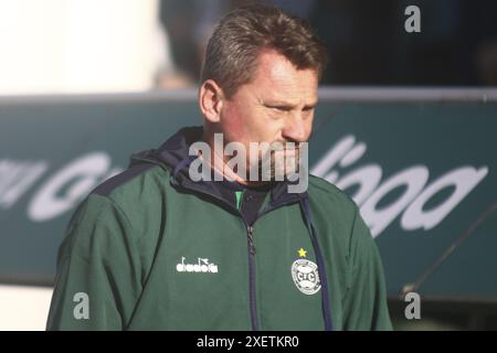 Curitiba, Brasilien. Juni 2024. PR - CURITIBA - 06/29/2024 - BRASILIANISCHE B 2024, CORITIBA x VILA NOVA-GO - Fabio Matias Trainer von Coritiba während eines Spiels gegen Vila Nova-GO im Couto Pereira Stadion für die brasilianische B 2024 Meisterschaft. Foto: Gabriel Machado/AGIF Credit: AGIF/Alamy Live News Stockfoto