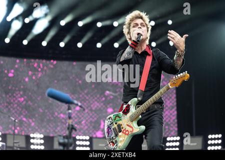 London, Großbritannien. Juni 2024. Billie Joe Armstrong vom Green Day auf der Bühne im Wembley Stadium, London während der Saviors Tour. Quelle: John Barry/Alamy Live News Stockfoto