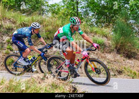 RIMINI, ITALIEN - 29. JUNI: Bettiol Alberto (ITA) von EF Education - EasyPost in Aktion während der ersten Etappe der 111. Ausgabe des Tour de France 2024 Radrennens, einer Etappe von 206 km, Start in Florenz und Ziel in Rimini am 29. Juni 2024 in Rimini, Italien, 29/06/2024 ( Foto: Luca Bettini / Pool / GodingImages Credit: Peter Goding/Alamy Live News Stockfoto