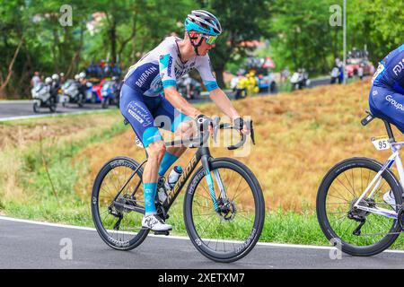 RIMINI, ITALIEN - 29. JUNI : Mohoric Matej (SER) aus Bahrain - Victorius in Aktion während der ersten Etappe der 111. Auflage des Tour de France 2024 Radrennens, einer Etappe von 206 km mit Start in Florenz und Ziel in Rimini am 29. Juni 2024 in Rimini, Italien, 29/06/2024 ( Foto: Luca Bettini / Pool / GodingImages Credit: Peter Goding/Alamy Live News Stockfoto