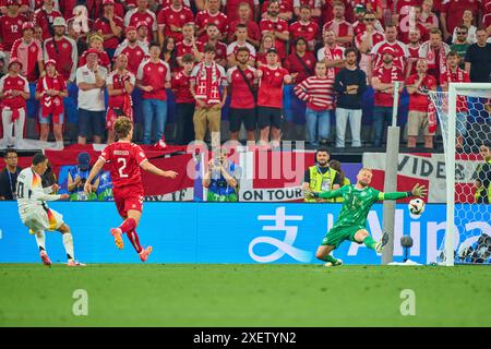 Jamal Musiala, DFB 10 Punkte, schießt Tor, Tor, Treffer, Torschuss, 2-0 im Best of 16-Spiel DEUTSCHLAND - DÄNEMARK der UEFA-Europameisterschaft 2024 am 29. Juni 2024 in Dormund, Deutschland. Stockfoto