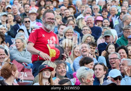 Bad Segeberg, Deutschland. Juni 2024. Claus Ruhe Madsen (CDU), Wirtschaftsminister Schleswig-Holsteins, steht vor der Premiere von „Winnetou II – Ribanna und alte Feuerhand“ in der Arena der Karl-May-Spiele im Freilichttheater Kalkberg. Die Saison 2024 läuft vom 29. Juni bis zum 8. September. Quelle: Georg Wendt/dpa/Alamy Live News Stockfoto