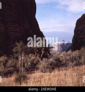 ROBERT REDFORD und PAUL NEWMAN in einer Szene aus BUTCH CASSIDY AND THE SUNDANCE KID 1969 Regisseur GEORGE ROY HILL geschrieben von WILLIAM GOLDMAN Music BURT BACHRACH 20th Century Fox Stockfoto