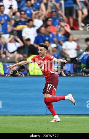 BERLIN, DEUTSCHLAND - 29. JUNI: Ruben Vargas aus der Schweiz feiert, nachdem er im Achtelfinale der UEFA EURO 2024 im Olympiastadion am 28. Juni 2024 in Berlin das zweite Tor für sein Team erzielt hat. Foto: Sebastian Frej Credit: Sebo47/Alamy Live News Stockfoto