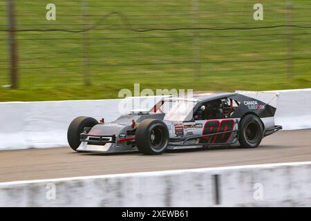 Delaware, Kanada. Juni 2024. Die APC-Serie kommt nach Delaware, Ontario. Fahrer Mark Hamacher (90) aus Komoka Ontario. Quelle: Luke Durda/Alamy Stockfoto