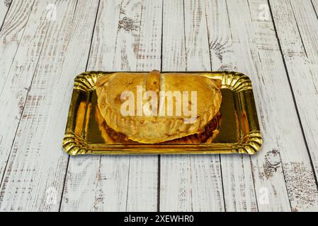 Empanadillas sind Gebäck aus süßem oder herzhaftem Teig, gefüllt mit verschiedenen Zutaten wie Fleisch, Stockfoto