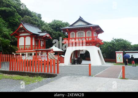 Ryūgū-Schrein am Kap Nagasakibana, Kyushu, Japan. Stockfoto