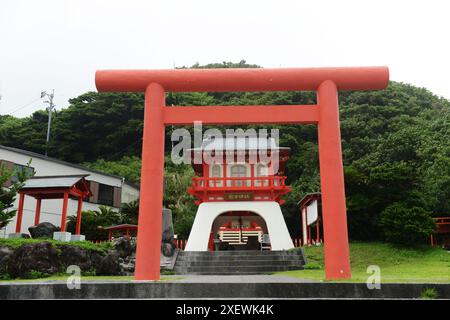 Ryūgū-Schrein am Kap Nagasakibana, Kyushu, Japan. Stockfoto