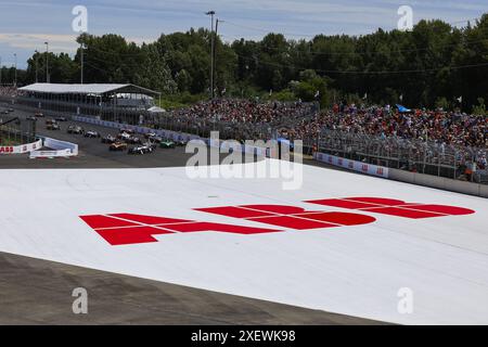 09 EVANS Mitch (nzl), Jaguar TCS Racing, Jaguar I-Type 6, Action 25 VERGNE Jean-Eric (fra), DS Penske, DS E-tense FE23, Action START Rennen 1 während des Portland ePrix 2024, 9. Sitzung der ABB FIA Formel E World Championship 2023-24, auf dem Portland International Raceway vom 28. Bis 30. Juni, 2024 in Portland, Vereinigte Staaten von Amerika Stockfoto