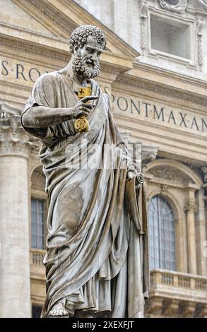 Petersstatue auf dem Petersplatz. Vatikanstadt, Rom. Italien Stockfoto